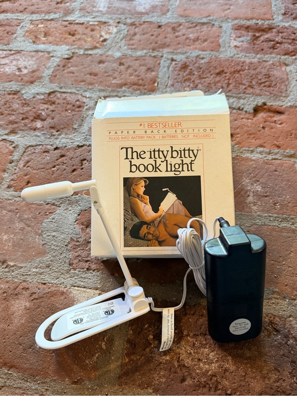 The Itty Bitty Book Light 1980's Zelco White Vintage Reading Lamp TESTED WORKS
